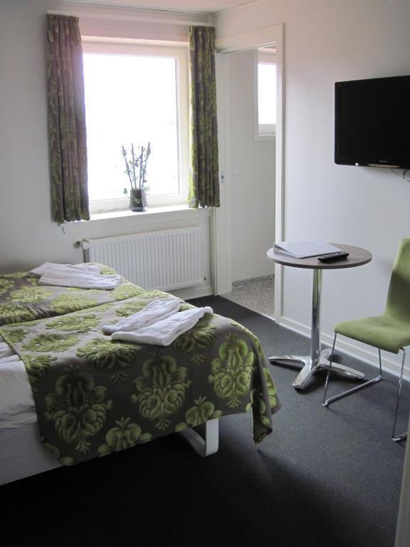 Turisthotellet Oksbøl Zimmer foto